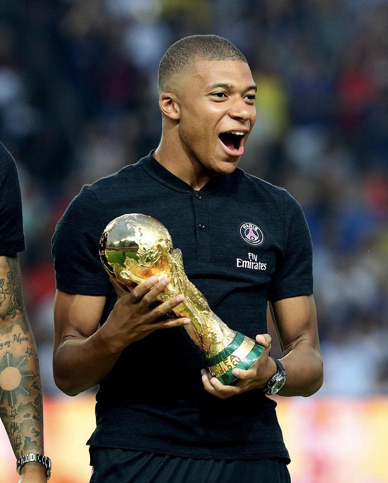 13场9球，阿尔瓦雷斯在马竞已经超过在曼城的欧冠进球数量（欧冠13战9球，阿尔瓦雷斯在马竞的进球数已超越曼城时期）