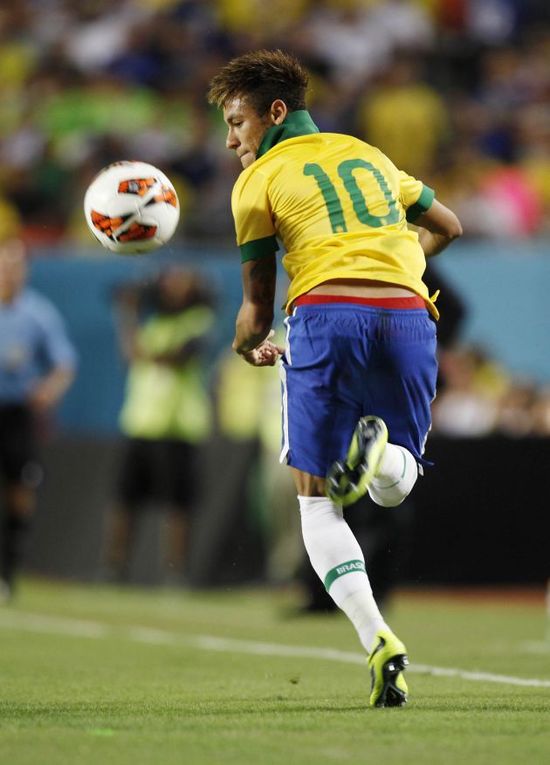 英媒：拜仁、尤文和巴黎有意免签科纳特，球员对各种选择持开放态度